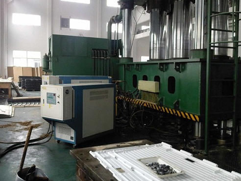 復(fù)合材料模溫機(jī)，玻璃鋼成型模具溫度控制機(jī)，炭纖維成型模溫機(jī)